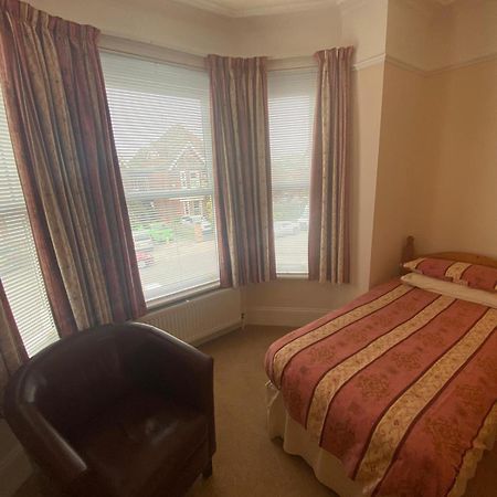 Landguard Lodge Guest House Shipley  Luaran gambar