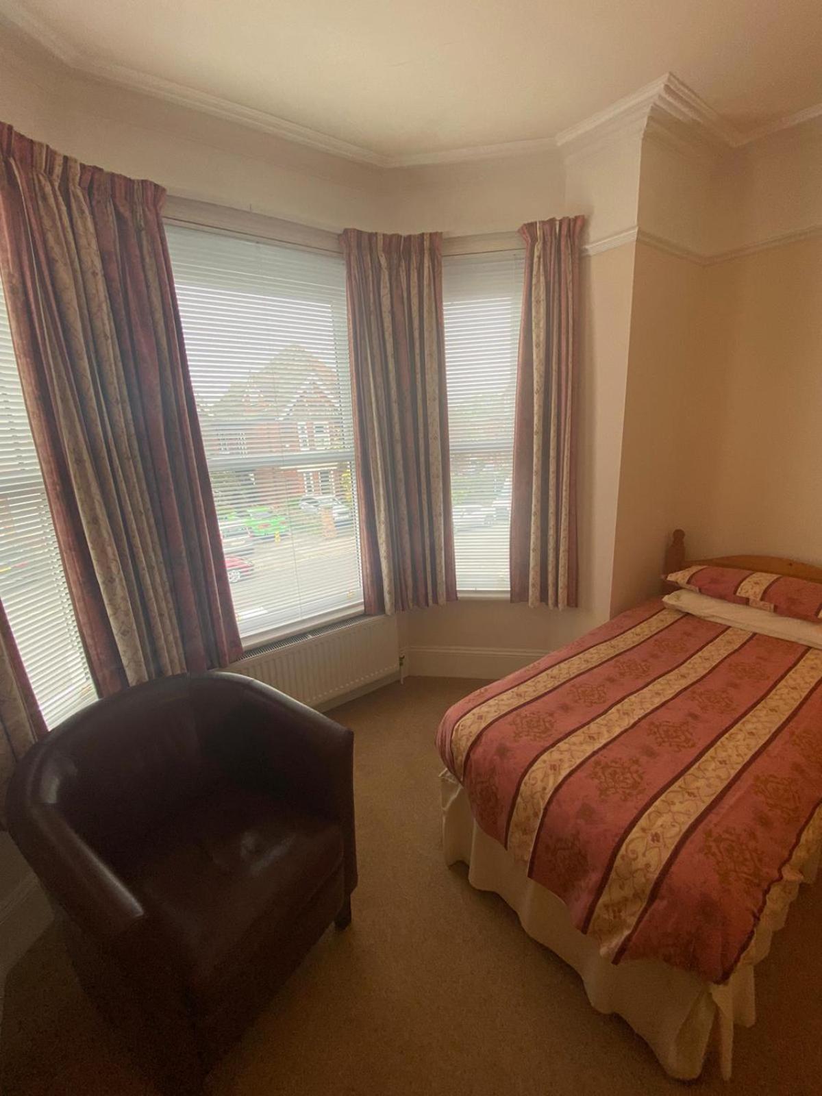 Landguard Lodge Guest House Shipley  Luaran gambar