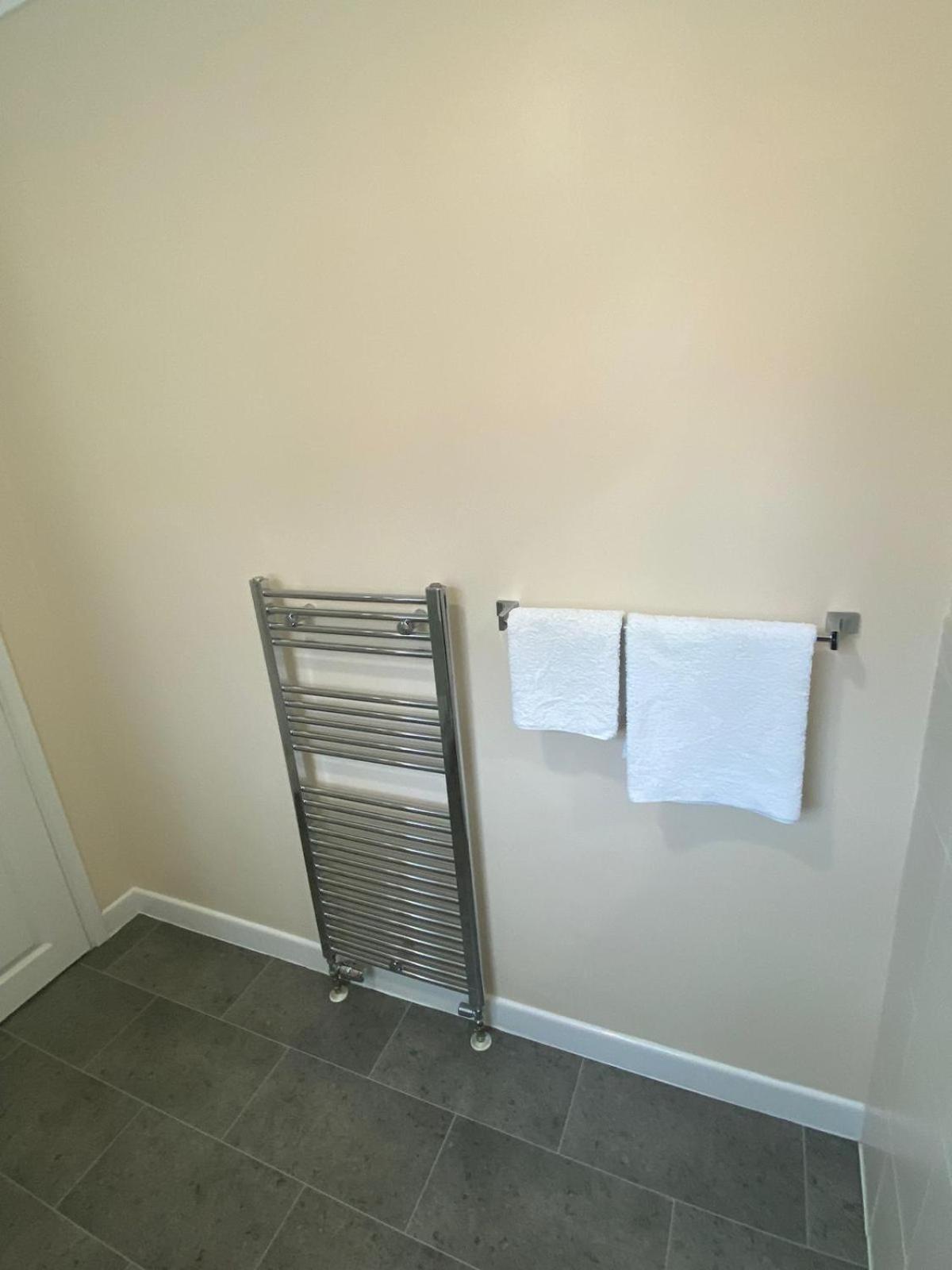 Landguard Lodge Guest House Shipley  Bilik gambar
