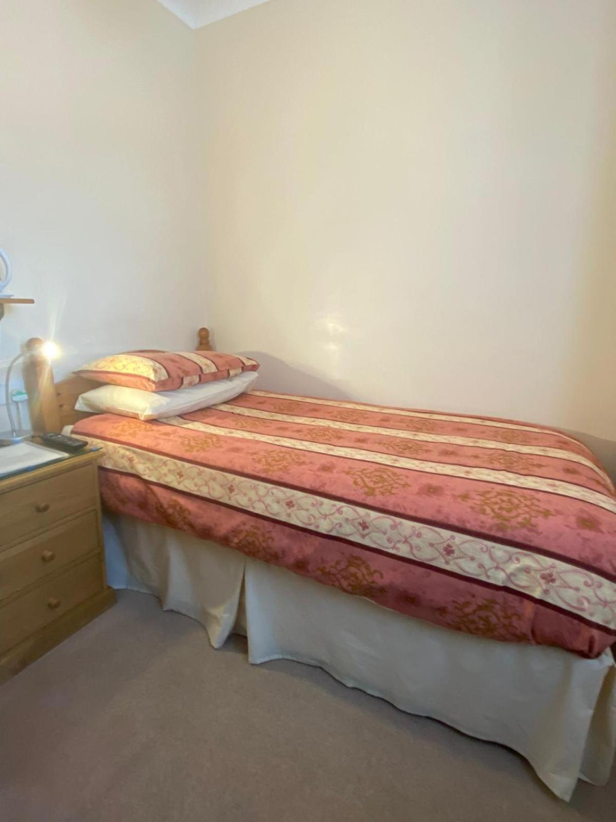 Landguard Lodge Guest House Shipley  Bilik gambar