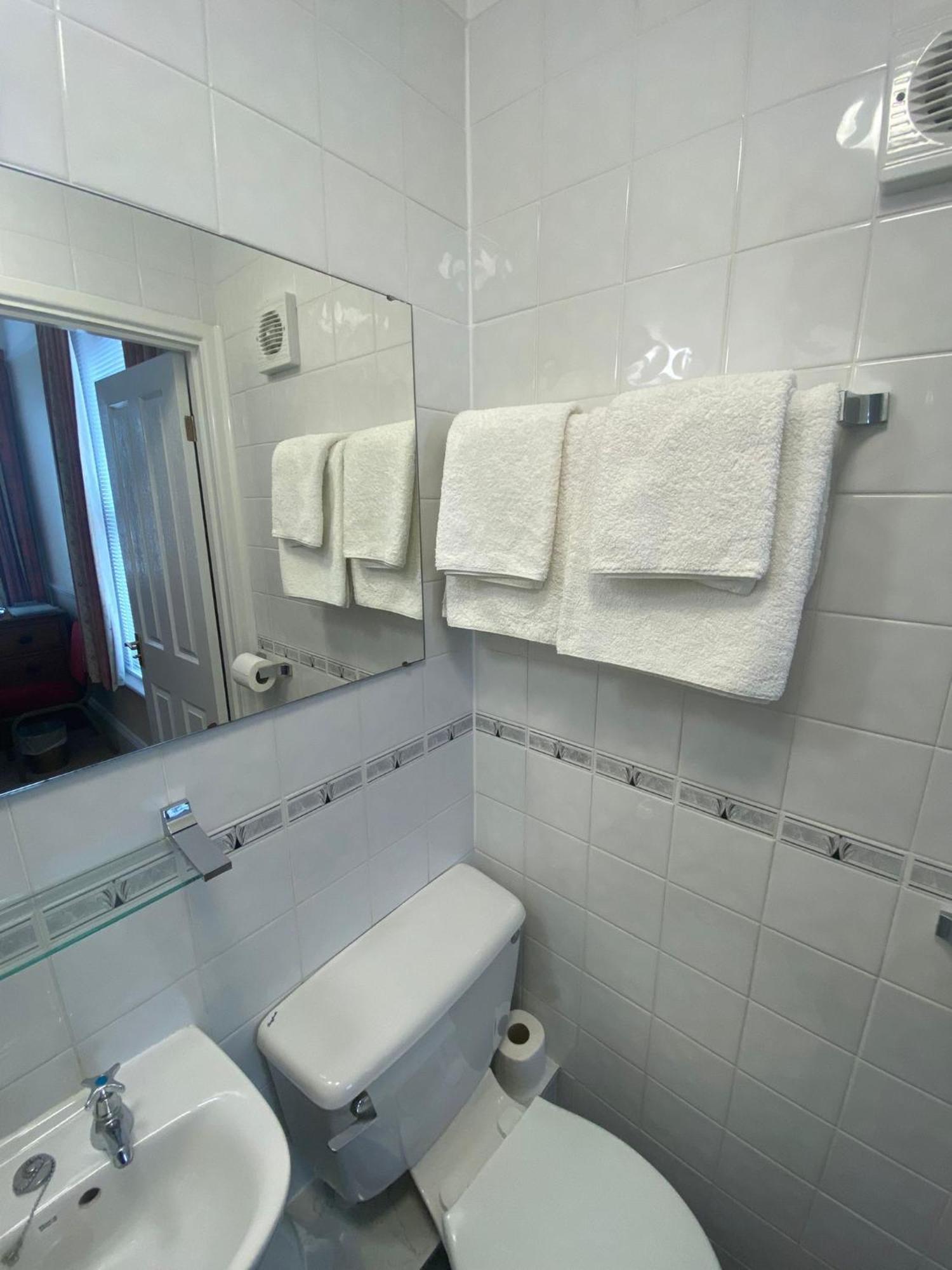 Landguard Lodge Guest House Shipley  Luaran gambar
